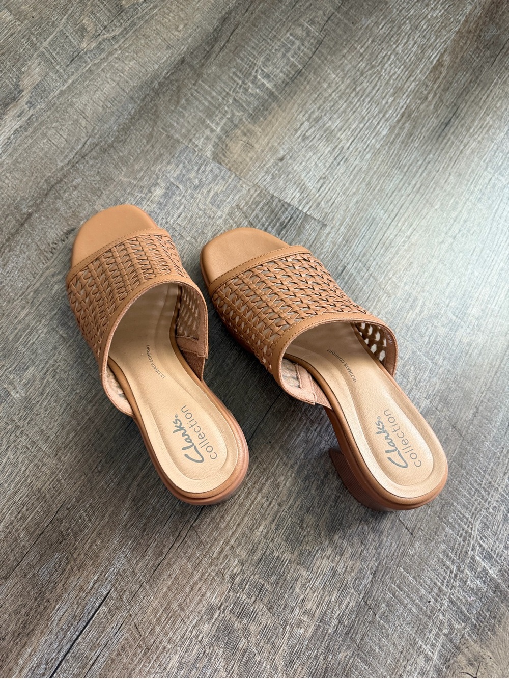 Clark’s Women's Tan Woven Slide Sandals